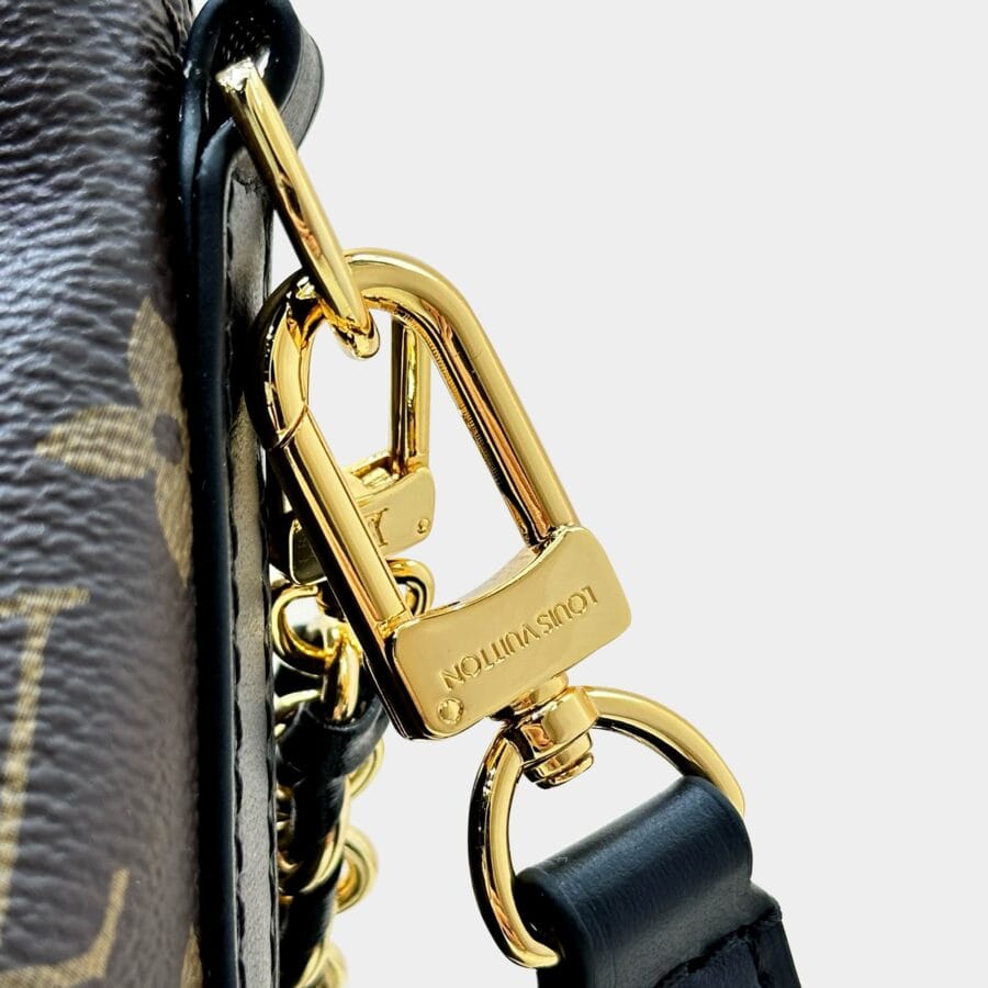 Louis Vuitton Canoé Monogram Canvas Bag - Image 4