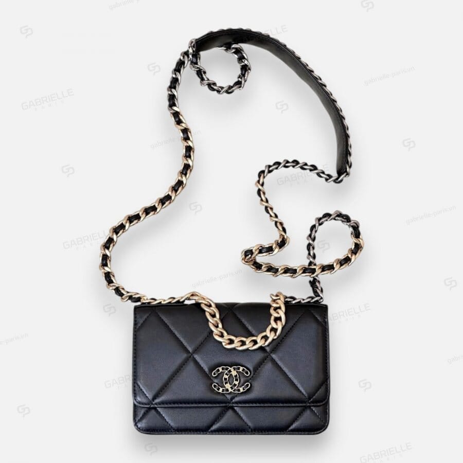 Chanel 19 WOC in Black with Lambskin Leather Bag - Image 5