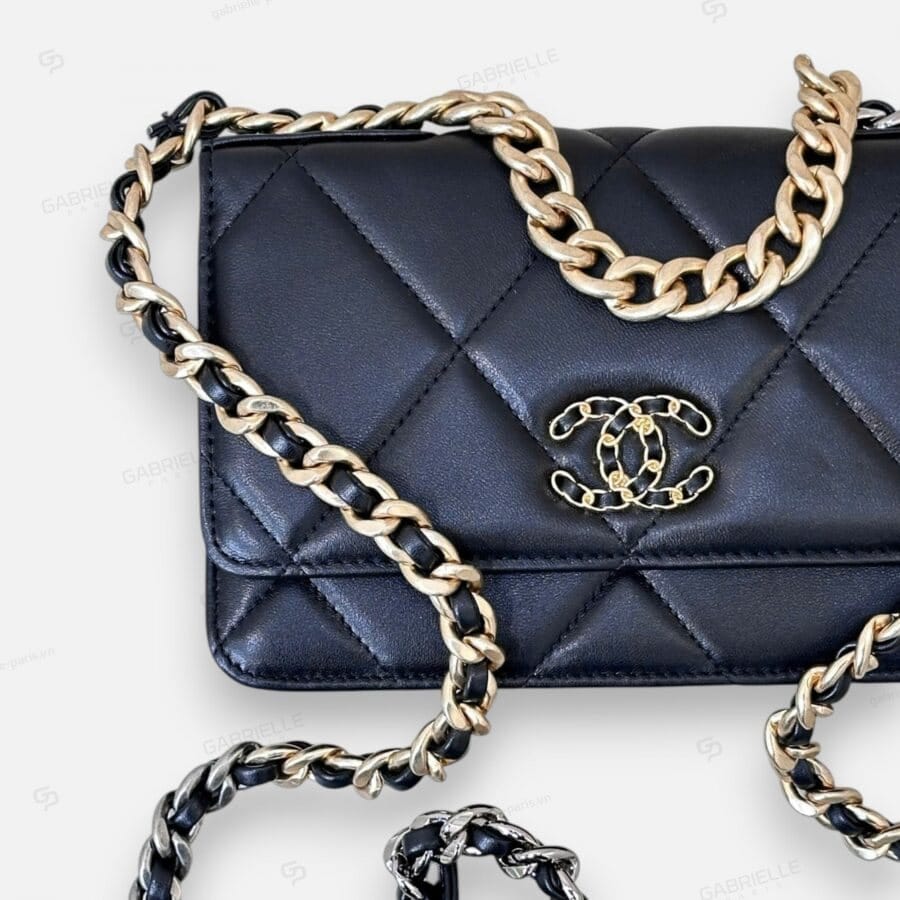 Chanel 19 WOC in Black with Lambskin Leather Bag - Image 2