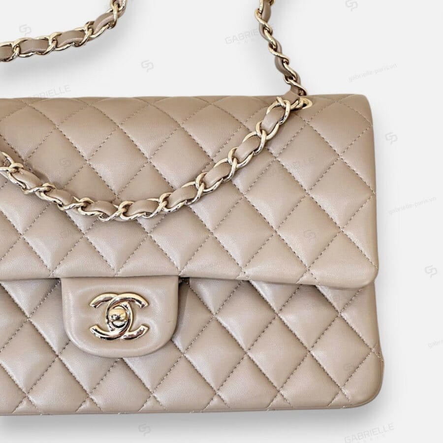 Chanel Classic Flap from Beige Lambskin Leather Bag - Image 3