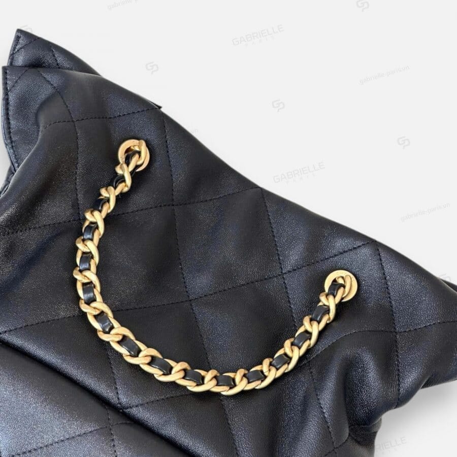 Chanel 25C in Black with Gold Hardware and Lambskin Leather Bag - Image 6