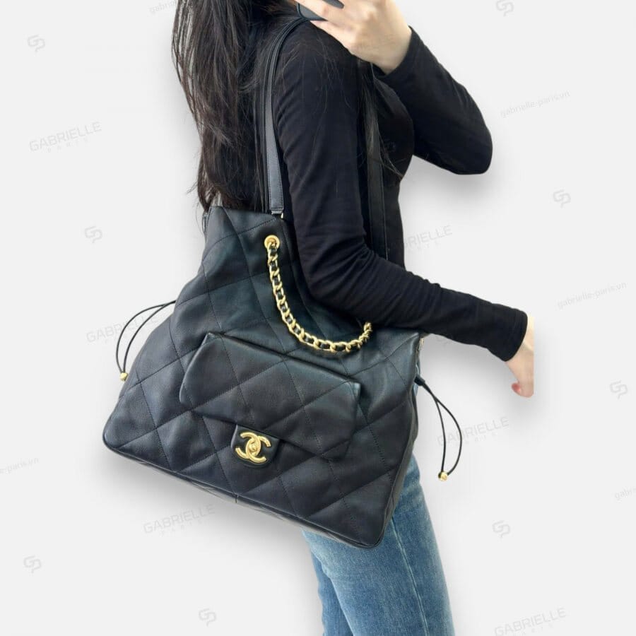 Chanel 25C in Black with Gold Hardware and Lambskin Leather Bag - Image 3