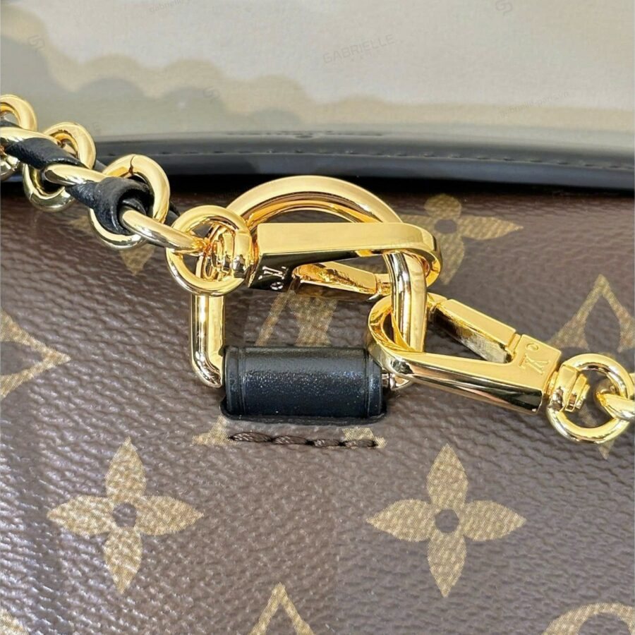 Louis Vuitton Pochette Métis Monogram Canvas Hand Bag - Image 5