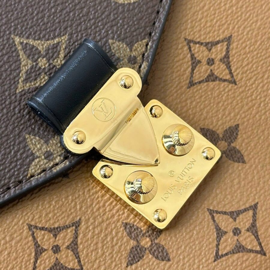 Louis Vuitton Pochette Métis Monogram Canvas Hand Bag - Image 4