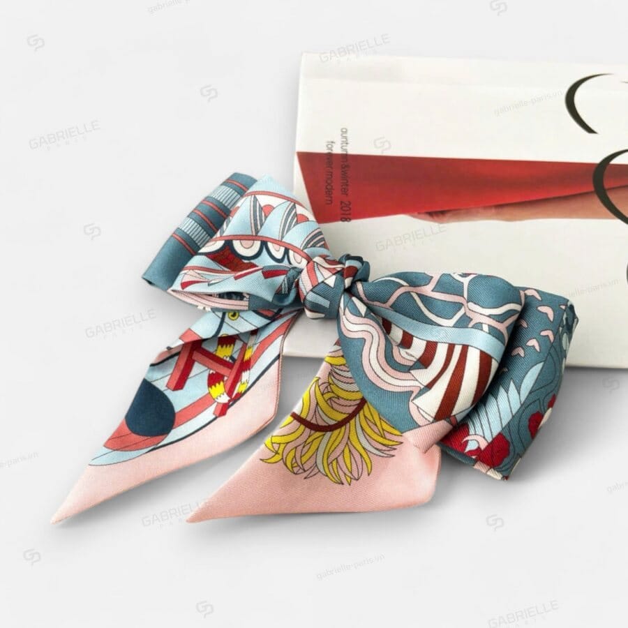 Hermes Twilly Grand Theatre Nouveau Pink Blue Silk Scarf - Image 6