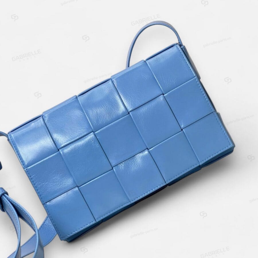 Bottega Veneta Cassette in Blue with Calfskin Bag - Image 4