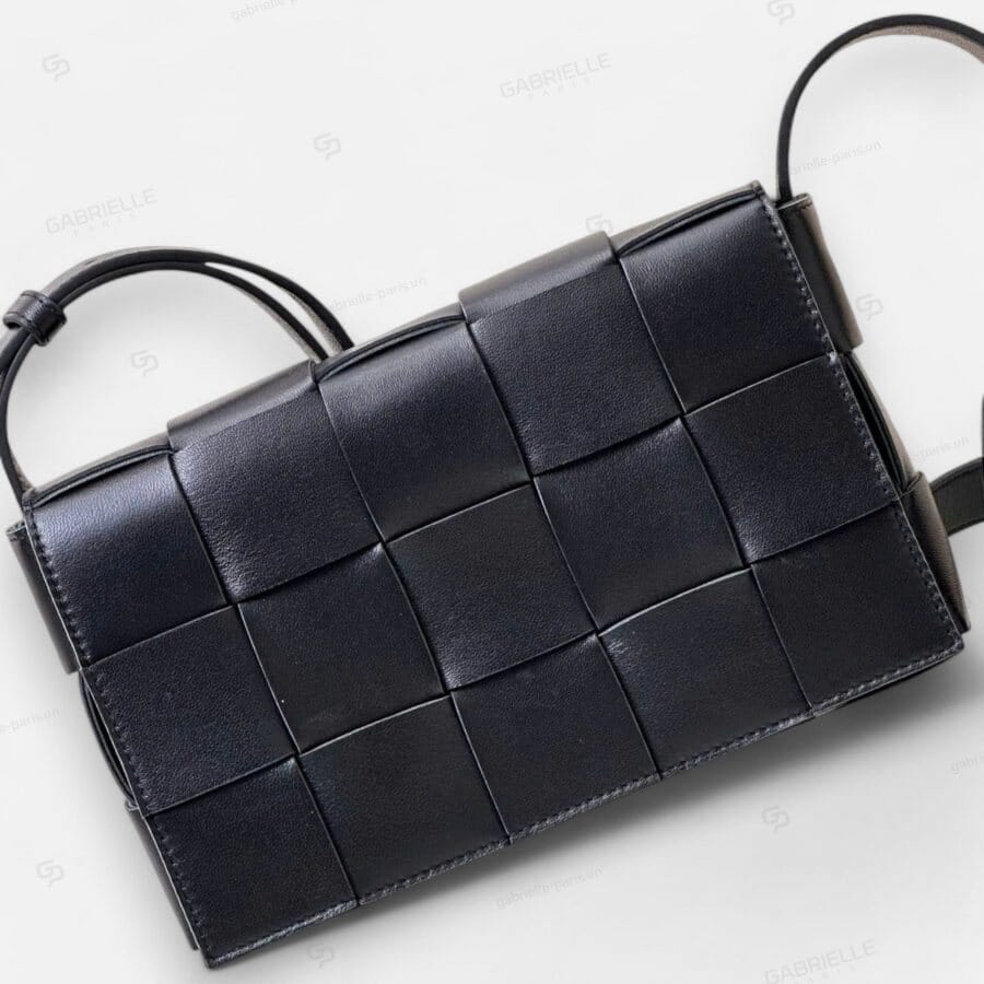 Bottega Veneta Intrecciato in black Bag - Image 2