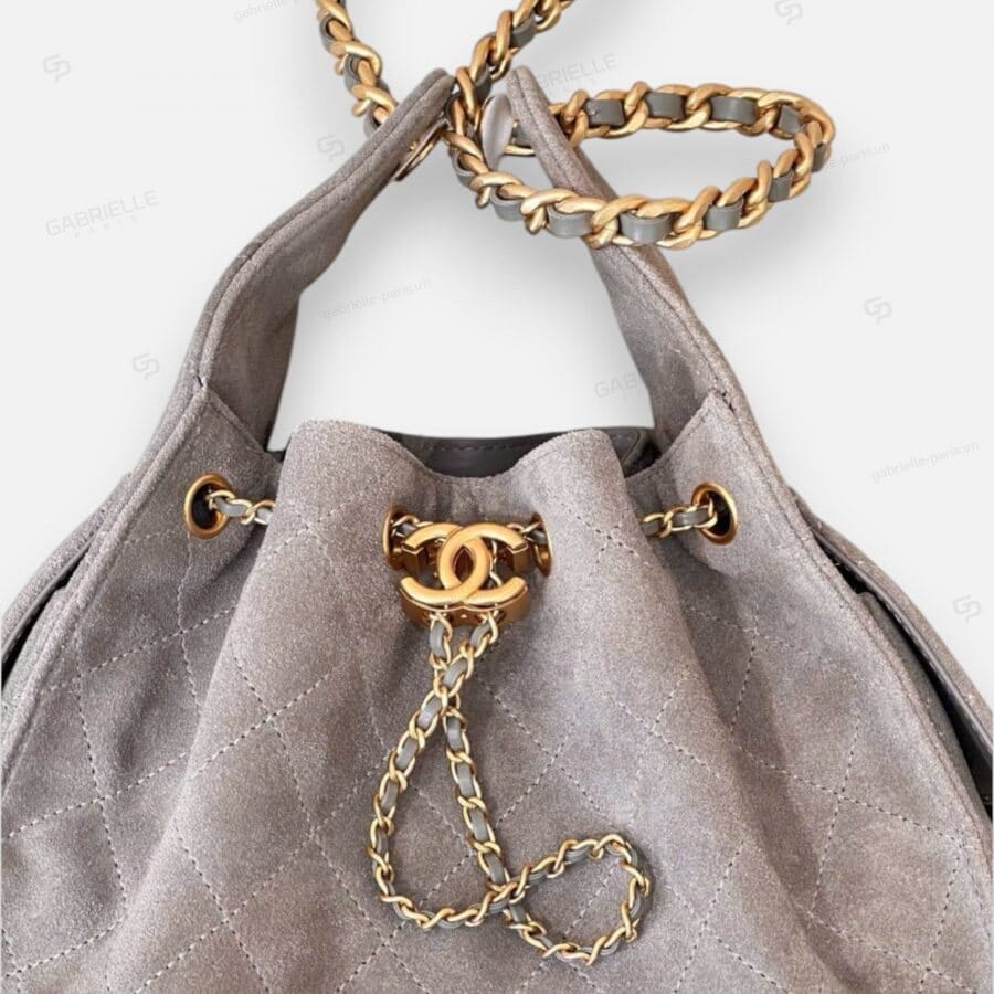 Chanel Hobo Bucket Bag from Gray Suede Leather - Image 4