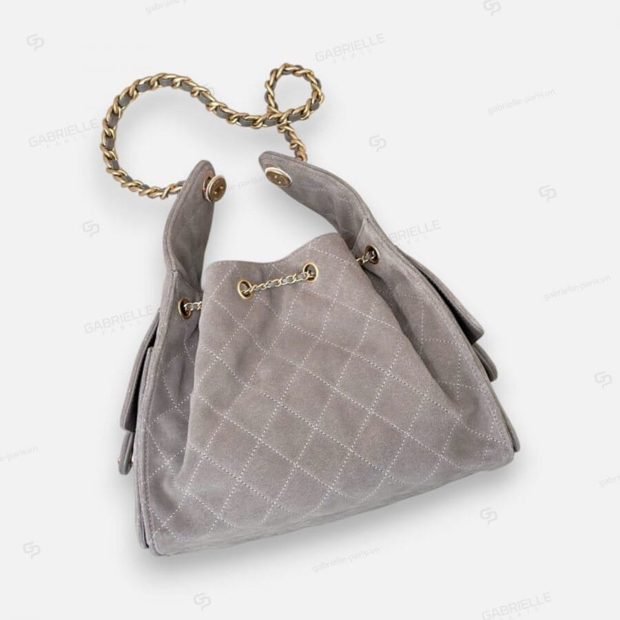 Chanel Hobo Bucket Bag from Gray Suede Leather - Image 5